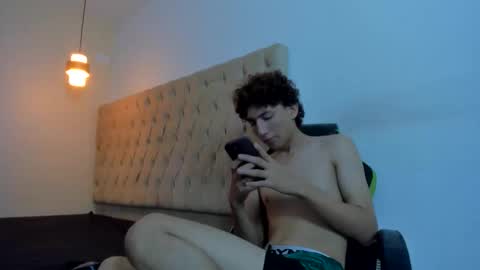 alantrickz365 online show from November 18, 2025, 2:17 am