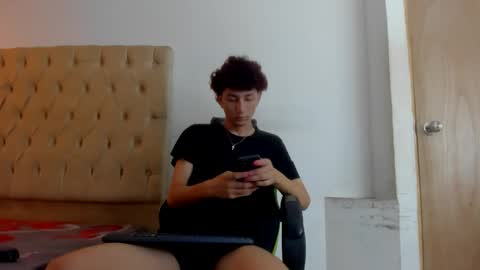 Snapshot of alantrickz365 chatting on February 3, 2026, 9:47 am alantrickz365 online show from February 3, 2026, 9:47 am