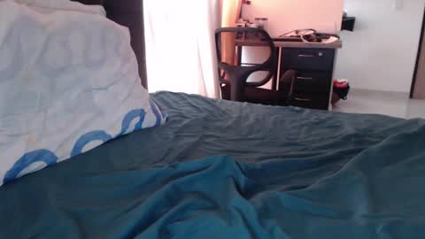 alanxxx836836 online show from September 30, 2025, 9:31 pm