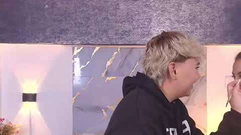 alaska_dahian online show from June 9, 2026, 4:24 am