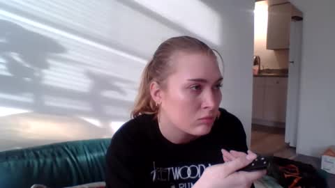 Snapshot of alaskablaze chatting on March 31, 2026, 9:59 pm Alaska Blaze online show from March 31, 2026, 9:59 pm