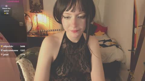 Snapshot of alaskagrace chatting on December 6, 2024, 7:32 am Alaska Grace online show from December 6, 2024, 7:32 am