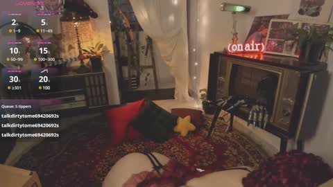 Snapshot of alaskagrace chatting on December 31, 2024, 3:55 am Alaska Grace online show from December 31, 2024, 3:55 am