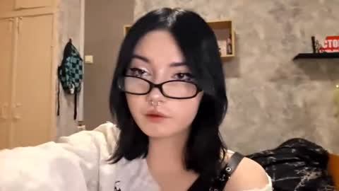 Im Katrina online show from December 18, 2025, 3:29 pm