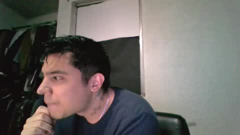 albertoarenas16 online show from May 29, 2026, 8:01 am