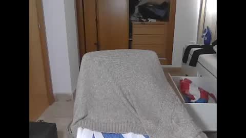 albertolr94730288 online show from January 4, 2025, 12:59 pm