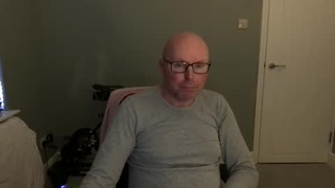 Snapshot of alc300170 chatting on December 23, 2024, 8:11 am alc300170 online show from December 23, 2024, 8:11 am