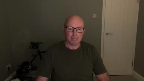 Snapshot of alc300170 chatting on October 15, 2025, 6:02 am alc300170 online show from October 15, 2025, 6:02 am