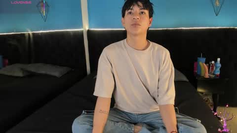 Snapshot of ale_aurarashi chatting on September 19, 2025, 10:05 am ale_aurarashi online show from September 19, 2025, 10:05 am