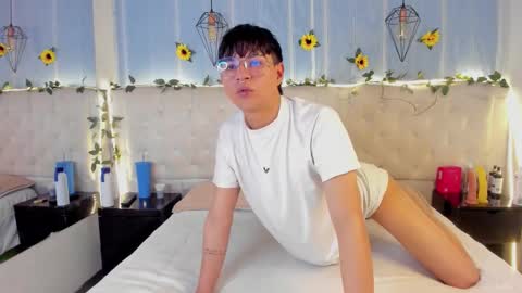 Snapshot of ale_aurarashi chatting on October 13, 2025, 7:25 pm ale_aurarashi online show from October 13, 2025, 7:25 pm