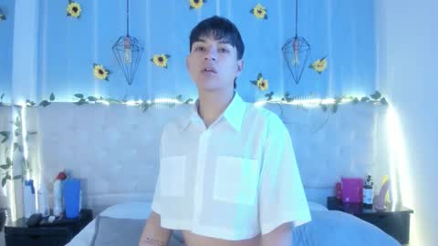 Snapshot of ale_aurarashi chatting on October 19, 2025, 4:02 am ale_aurarashi online show from October 19, 2025, 4:02 am