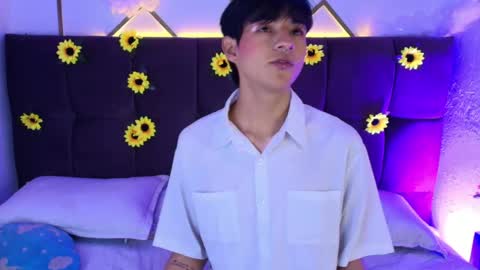 ale_aurarashi online show from April 17, 2026, 3:20 am