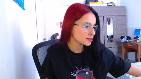 Snapshot of ale_blue_ chatting on September 13, 2025, 6:51 pm Ale  online show from September 13, 2025, 6:51 pm