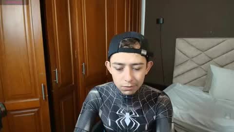 ALEC ANDREWS online show from October 31, 2025, 7:37 pm