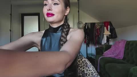 Alecssalove online show from October 20, 2025, 11:21 am