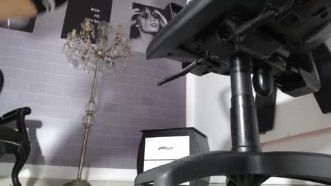 Ale online show from September 13, 2025, 8:19 pm