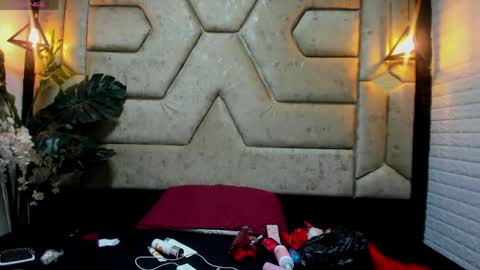 aleja__slav3 online show from April 15, 2026, 9:37 pm