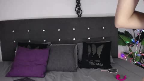 Snapshot of aleja_spearsx chatting on November 25, 2025, 12:49 pm Alejandra online show from November 25, 2025, 12:49 pm