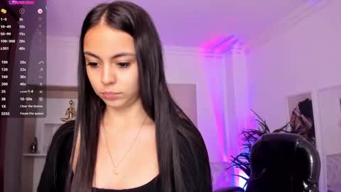 Alejandra online show from February 1, 2025, 2:24 pm