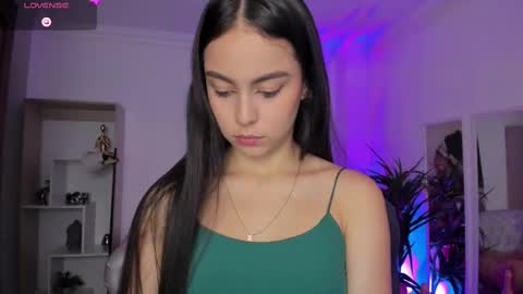 Alejandra online show from March 3, 2025, 2:26 pm