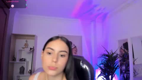 Alejandra online show from March 12, 2025, 5:28 pm