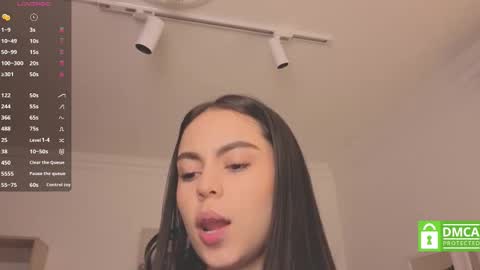 Alejandra online show from September 26, 2025, 11:47 am