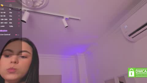 Alejandra online show from October 16, 2025, 11:33 am