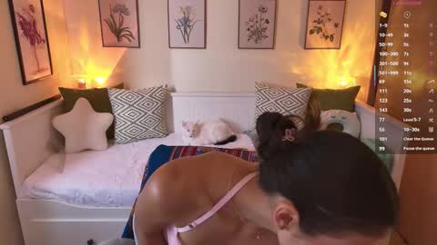 Alejandhra online show from March 25, 2026, 12:33 pm