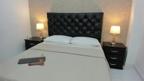 Alejandra Tellez online show from November 4, 2025, 7:24 pm