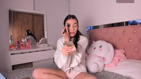 Snapshot of alejandraaa_ chatting on October 9, 2025, 1:25 am alejandraaa_ online show from October 9, 2025, 1:25 am