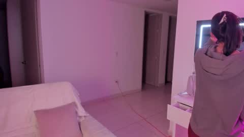 alejandraaa_ online show from February 19, 2026, 3:13 am