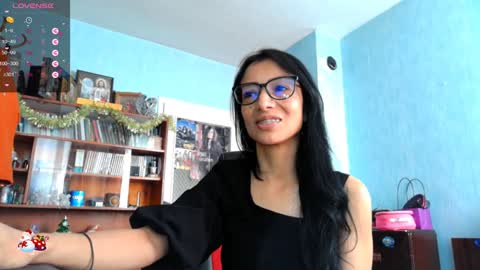 Alejandra online show from December 17, 2024, 11:49 am