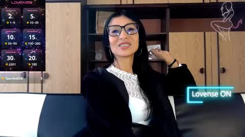 Alejandra online show from February 10, 2025, 9:04 am