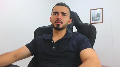 alejandroo_7 online show from March 1, 2025, 7:37 pm