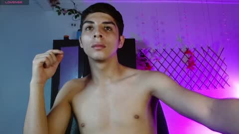 Snapshot of alejito_collins1 chatting on December 4, 2024, 7:01 pm Alejo online show from December 4, 2024, 7:01 pm