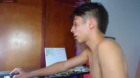 Snapshot of alejito_collins1 chatting on February 4, 2025, 9:20 pm Alejo online show from February 4, 2025, 9:20 pm