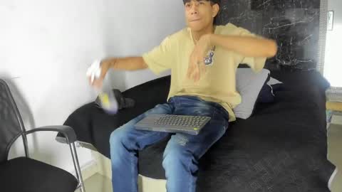 Alejo  online show from June 6, 2026, 7:40 pm
