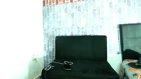 alejo_21cm online show from February 26, 2025, 12:58 pm