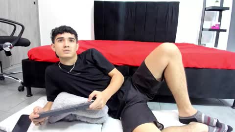 alejo_gray1 online show from February 15, 2026, 12:07 am