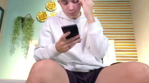 alejo_gray1 online show from June 9, 2026, 7:25 pm