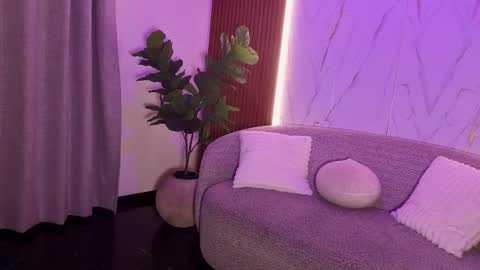 Alejo online show from February 16, 2026, 7:43 pm