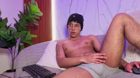 Alejo online show from February 17, 2026, 7:31 pm