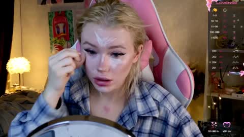 Lexi online show from December 9, 2024, 4:45 am