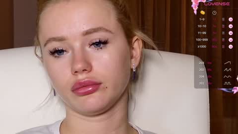 Lexi online show from December 20, 2024, 8:06 am