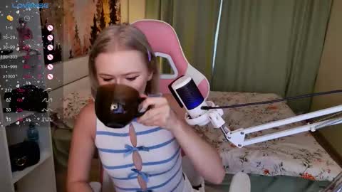 Lexi online show from September 20, 2025, 3:51 am