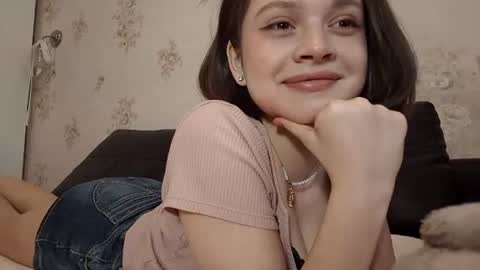 Snapshot of aleksamoon9 chatting on June 10, 2026, 11:53 am aleksamoon9 online show from June 10, 2026, 11:53 am