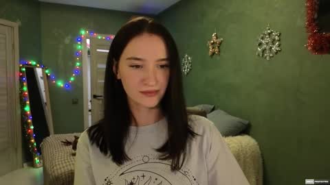 Snapshot of alena_navi chatting on December 7, 2024, 8:05 pm Alena online show from December 7, 2024, 8:05 pm