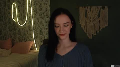 Snapshot of alena_navi chatting on December 17, 2024, 12:01 am Alena online show from December 17, 2024, 12:01 am