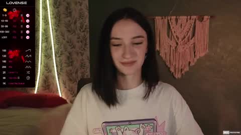 Snapshot of alena_navi chatting on January 8, 2025, 7:34 pm Alena online show from January 8, 2025, 7:34 pm