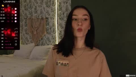 Snapshot of alena_navi chatting on March 1, 2025, 1:51 pm Alena online show from March 1, 2025, 1:51 pm